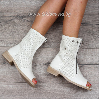 ДАМСКИ БОТИ - 2304-38612001 WHITE ДАМСКИ БОТИ - 2304-38612001 WHITE